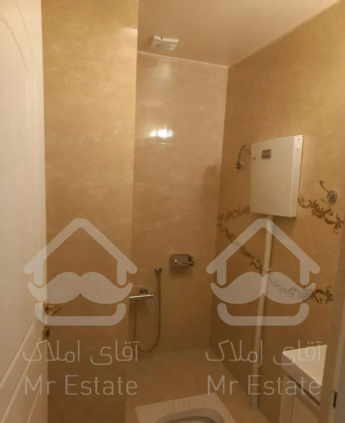 ۱۲۱ متر، دو خواب، یک خواب مستر