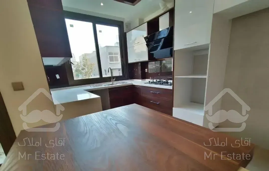 ۹۶ متر نوساز بالای عباس آباد   ۲پارکیگ سندی