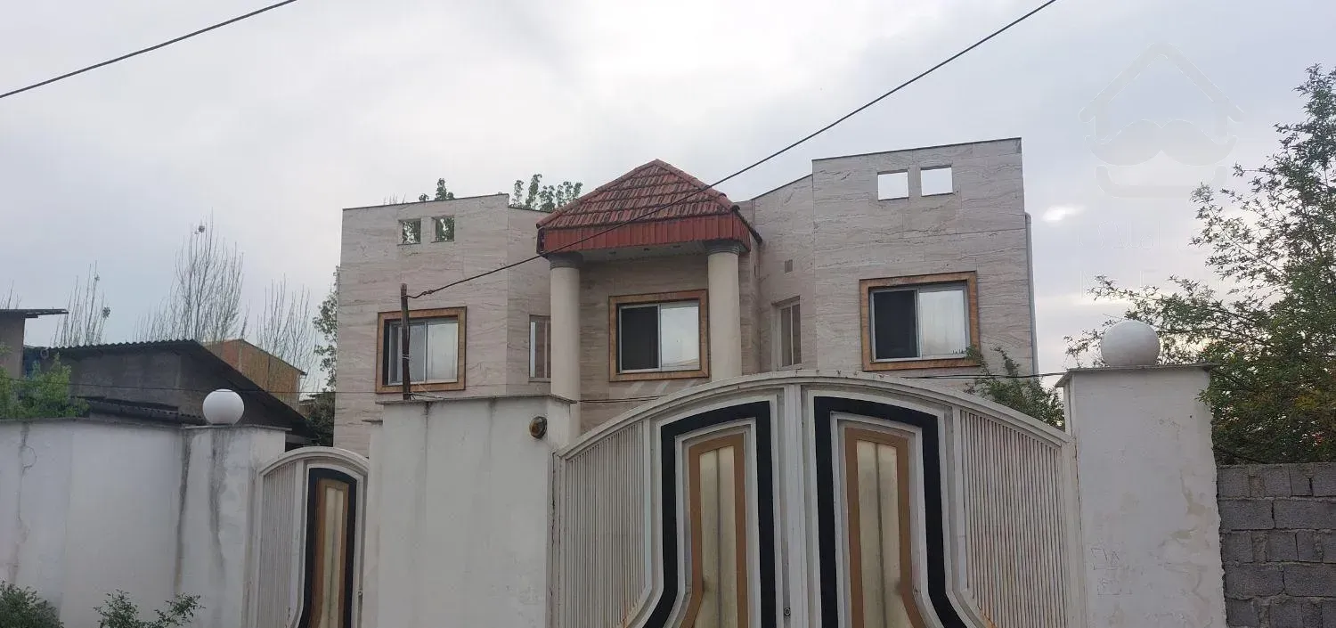 ویلایی ۱۴۰متر بنا ۴۰۰متر زمین روبرو روزبهان