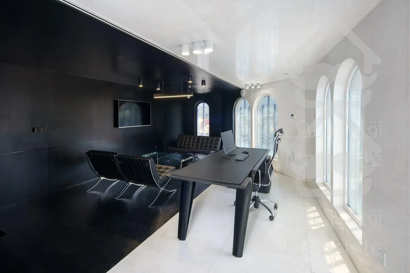 150 متر تجاری دارای 300متر انبار