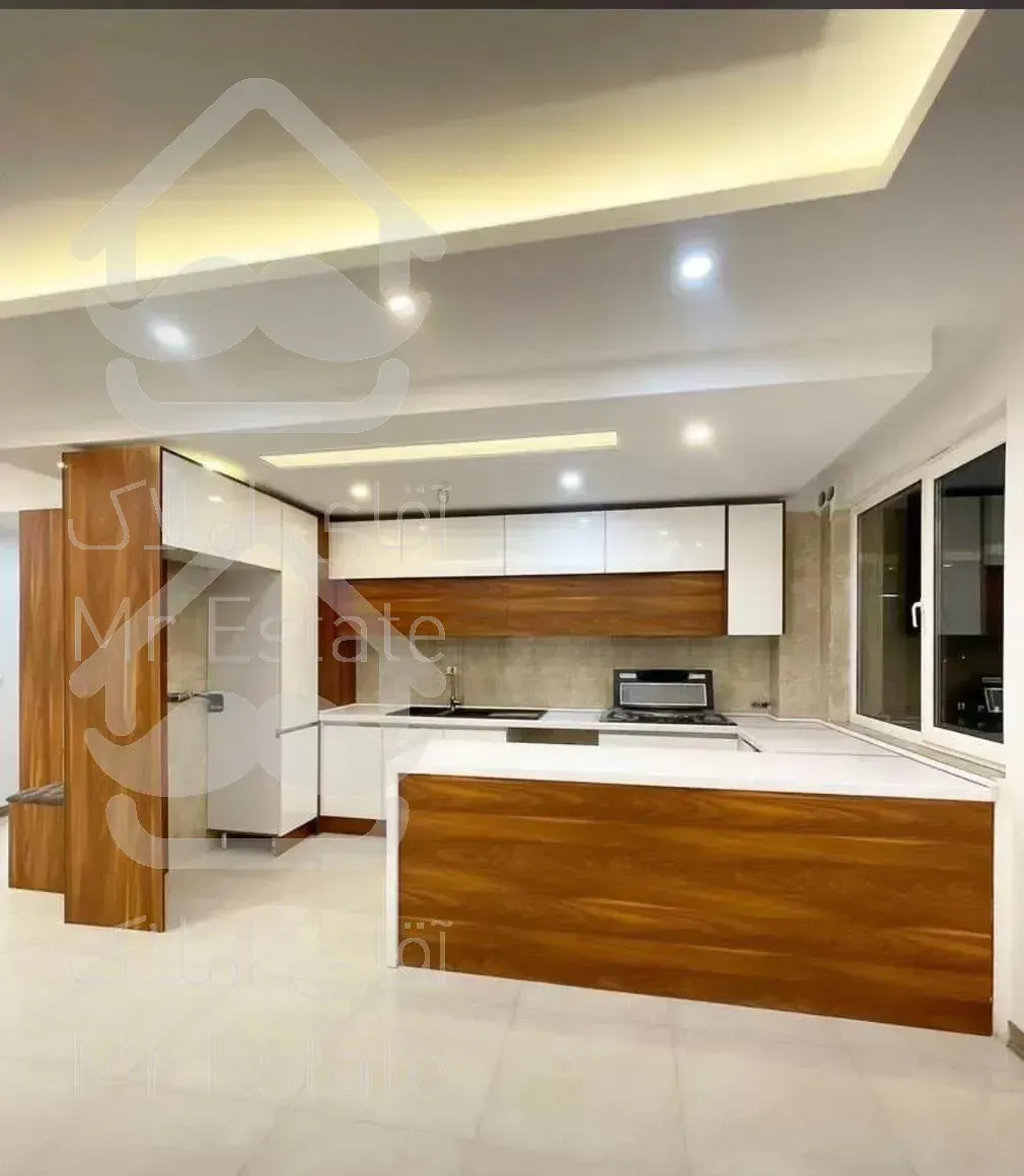 آپارتمان ۱۱۰ متری /طبقه آخر/ویو ابد