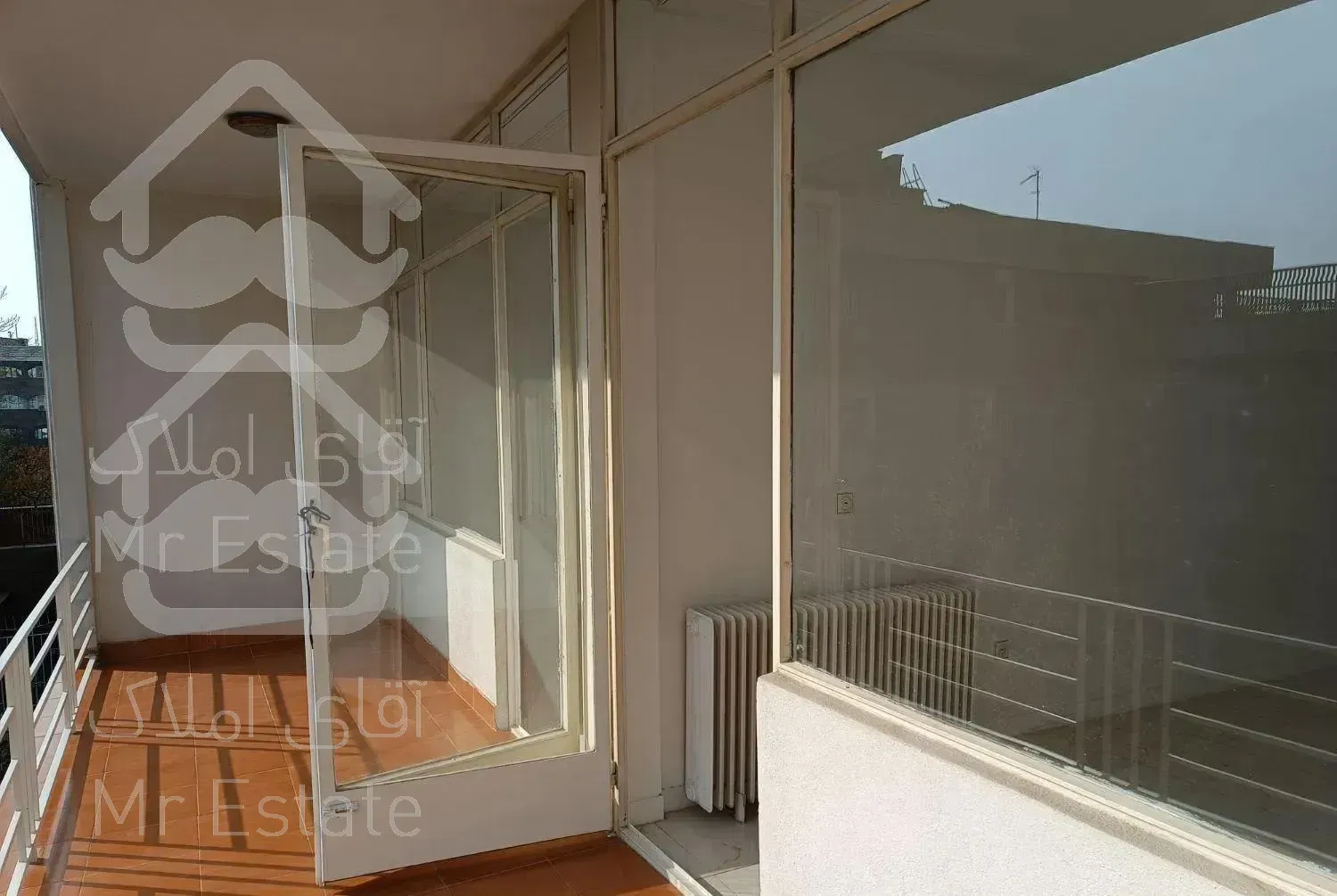 175  متر  دو  خوابه  سنایی  میرزای شیرازی