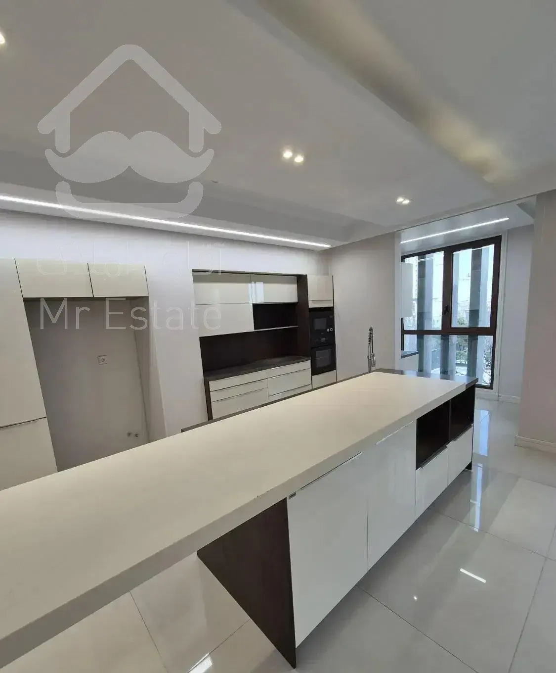 140متر 3خواب * 4پارکینگ * 7ساله ، جردن ولیعصر