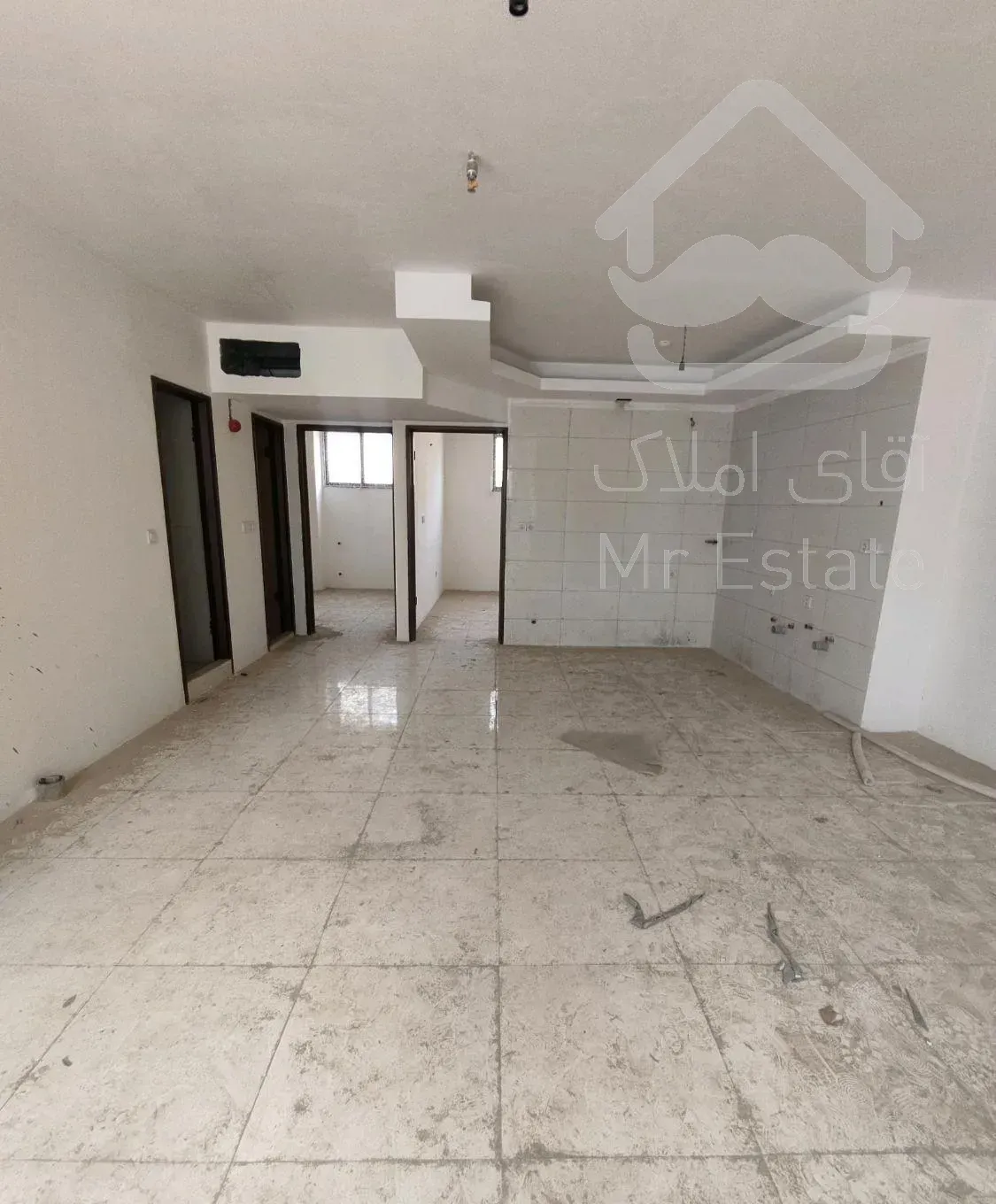 آپارتمان ۹۰ متری،طبقه چهارم،نورگیری دو کله