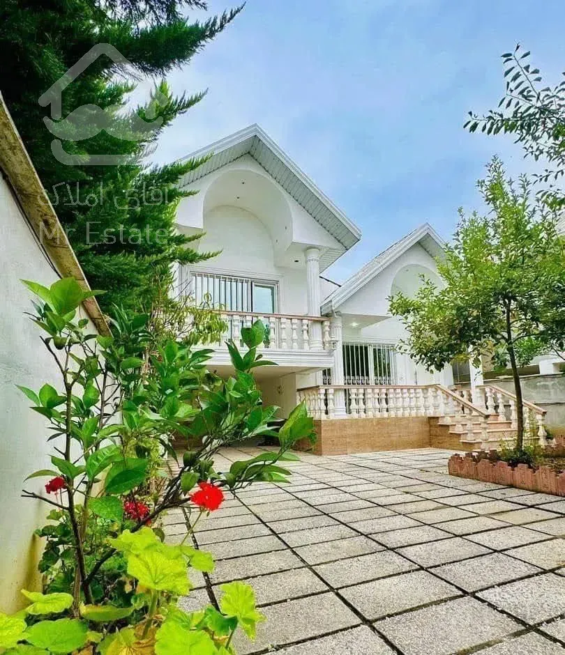 ویلا باغچه نیم پیلوت ۲۲۶ متر شهرکی سندتکبرگ