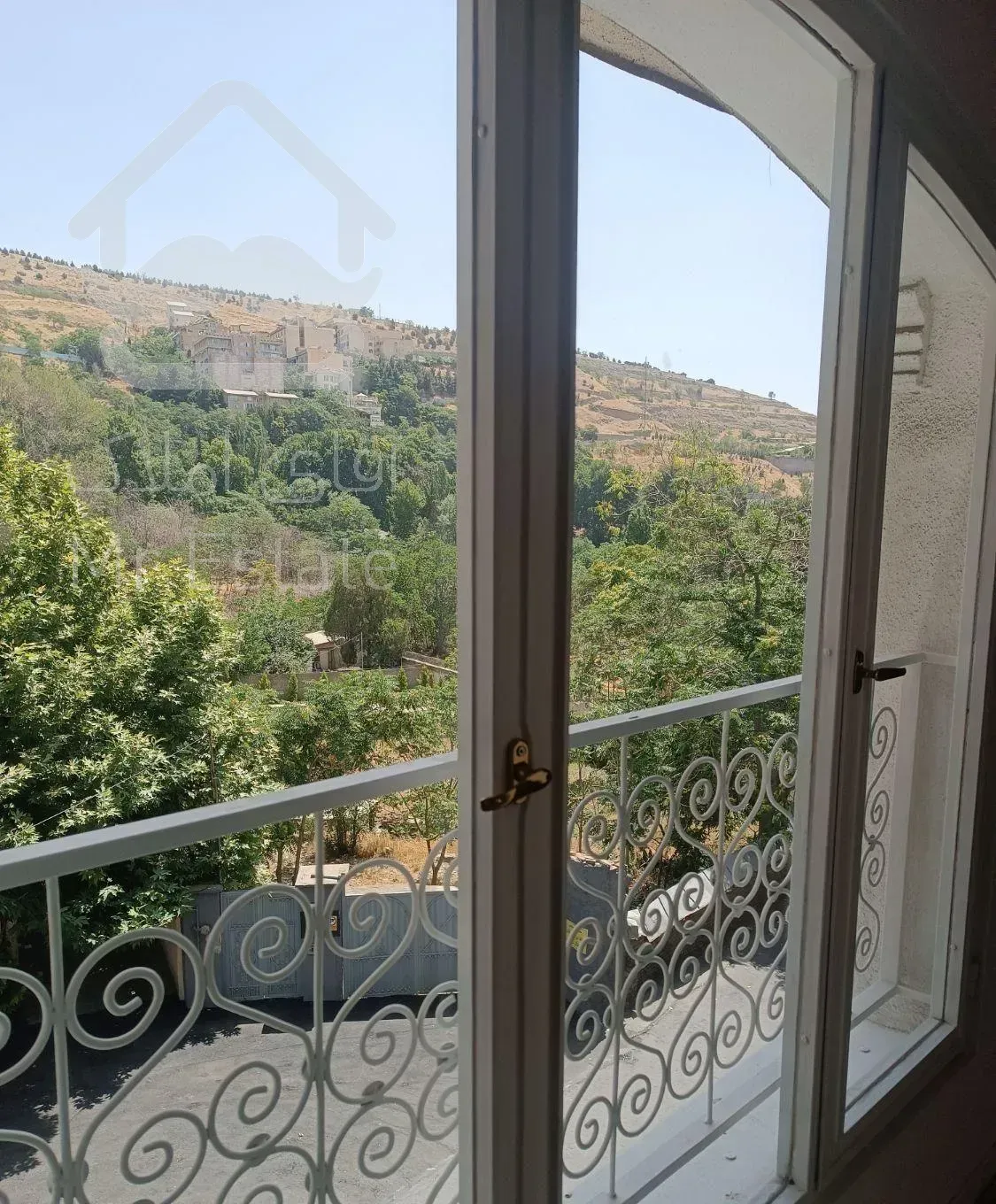 آپارتمان ۱۱۷ متری ، درکه