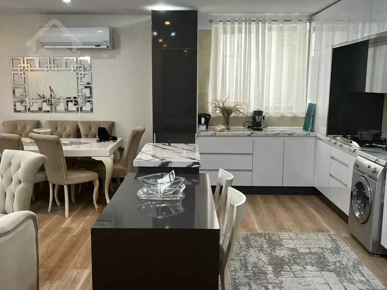 آپارتمان 110 متری ، شناور در نور ، بازسازی با متریال درجه ۱ ، مهستان