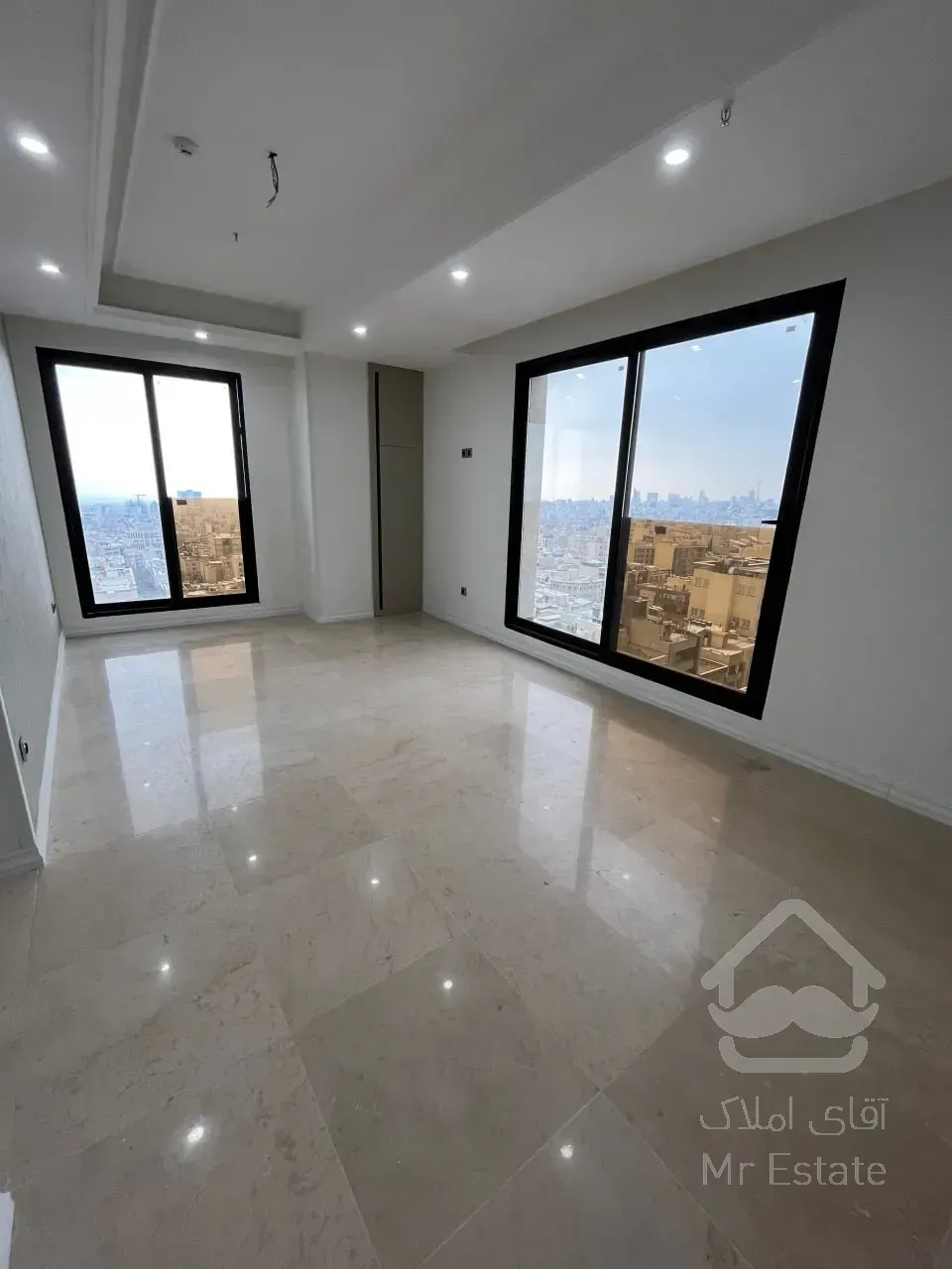 فروش واحد 200متری 3 خواب قیطریه غرق در نور