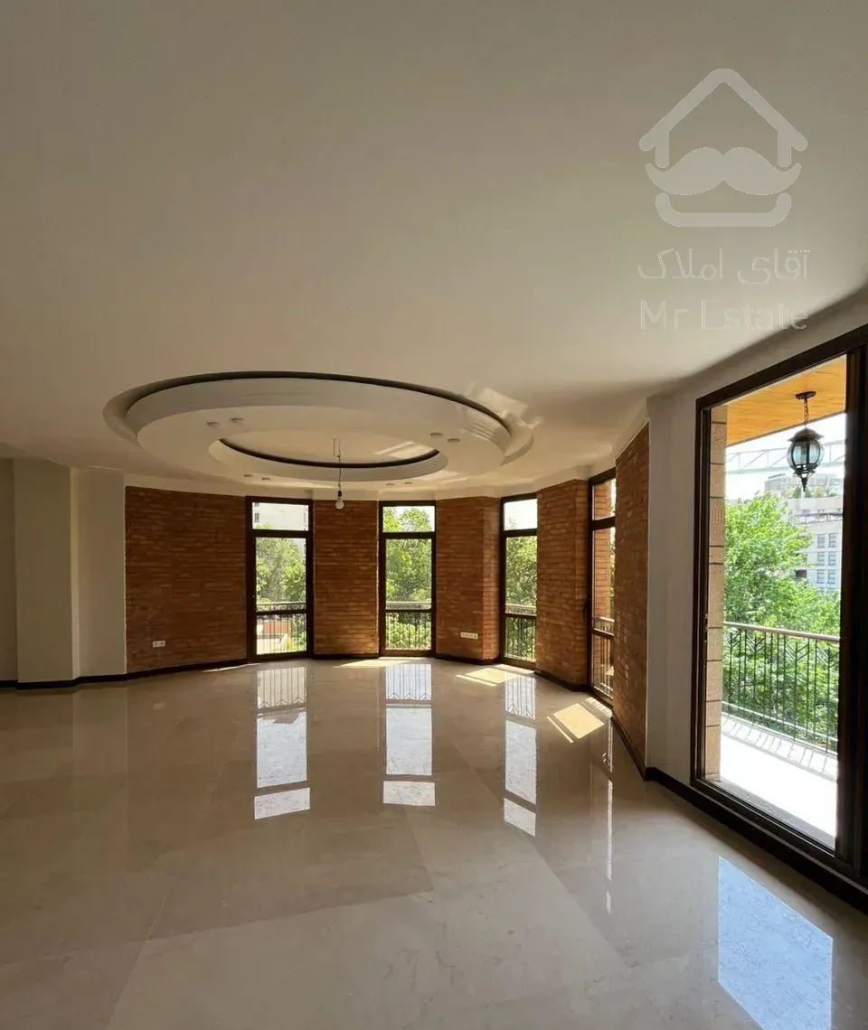 آپارتمان ۴خواب/ ۳۰۰متر/ ویو سردرختی / نیاوران