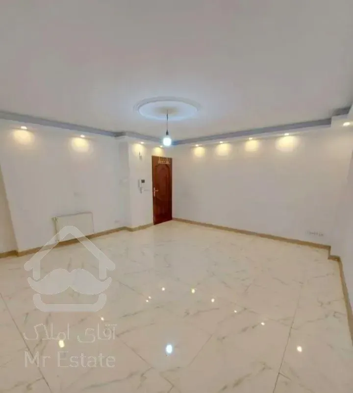 ۶۰ متر / دو خواب/ لوکیشن و نور عالی.