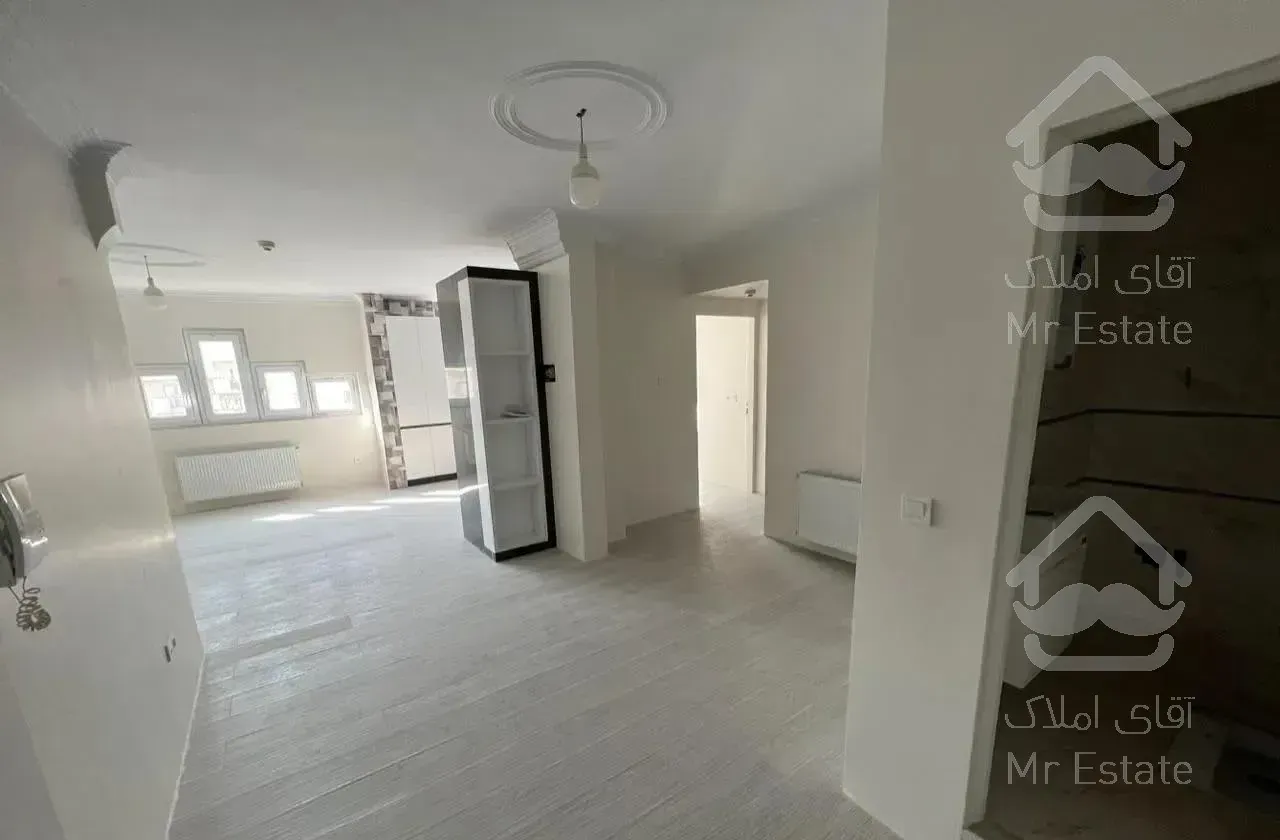 آپارتمان ٨٥ متری طبقه ٥ غربی