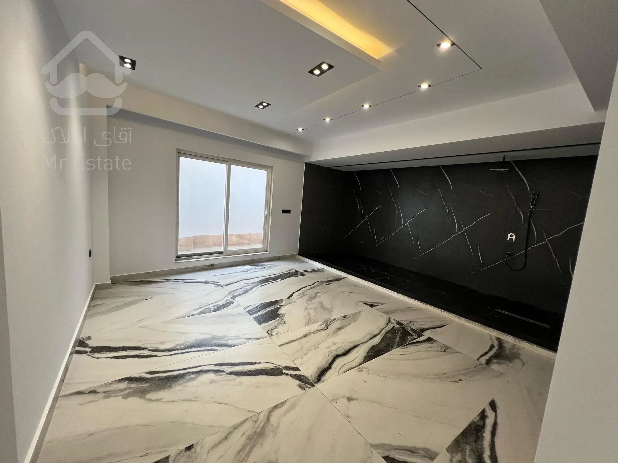 متراژ زمین ۱۷۰ متر