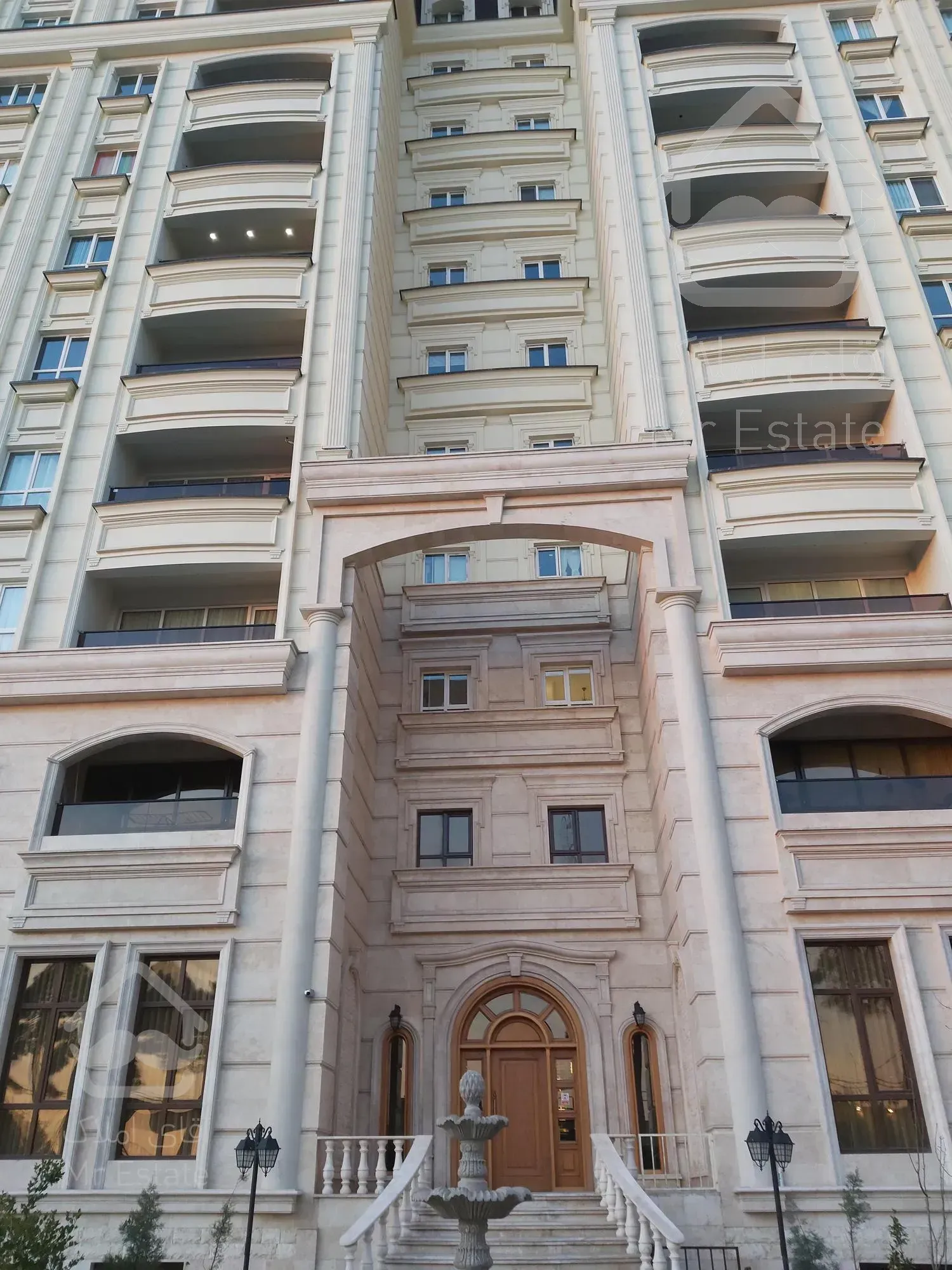 اشرفی پونک ۹۹ متر نوساز