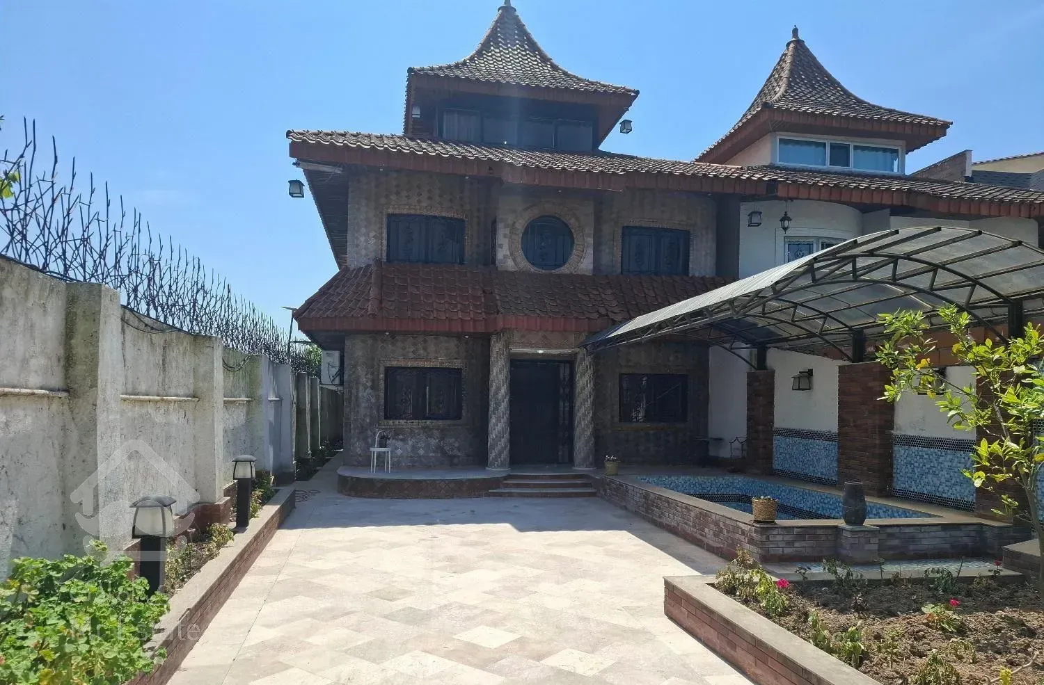 خانه ویلایی استخردار  ، 2 خوابه و 300 متر زمین