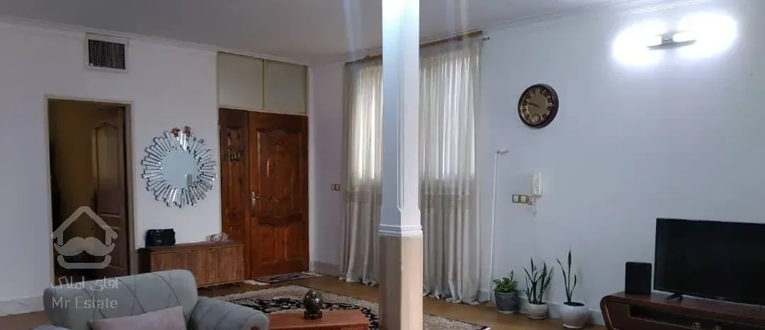 فروش یک خانه شامل دو واحد آپارتمان ۹۰ متری