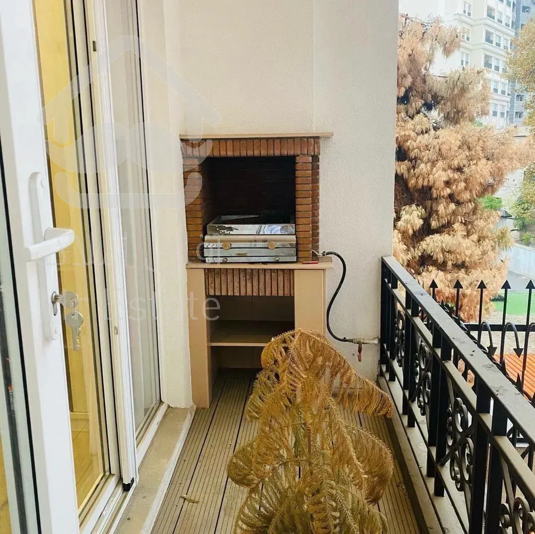 فروش اپارتمان 135 متری زعفرانیه