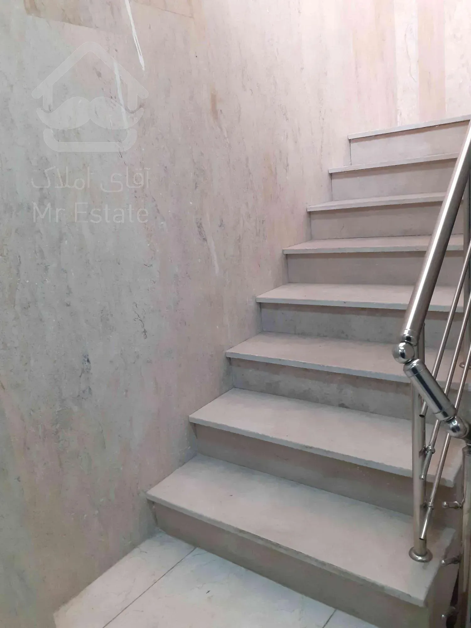 ۸۲متر فردوس شرق