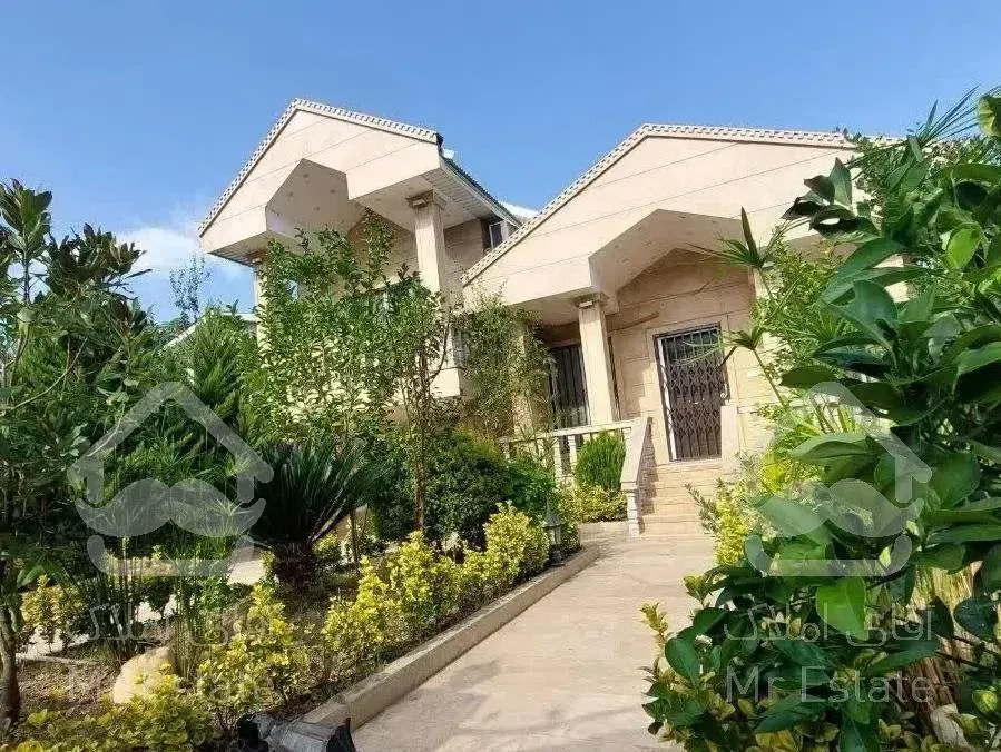 ویلاباغ ۲۳۰ متری مجلل نما سنگ با حیاط سازی زیبا