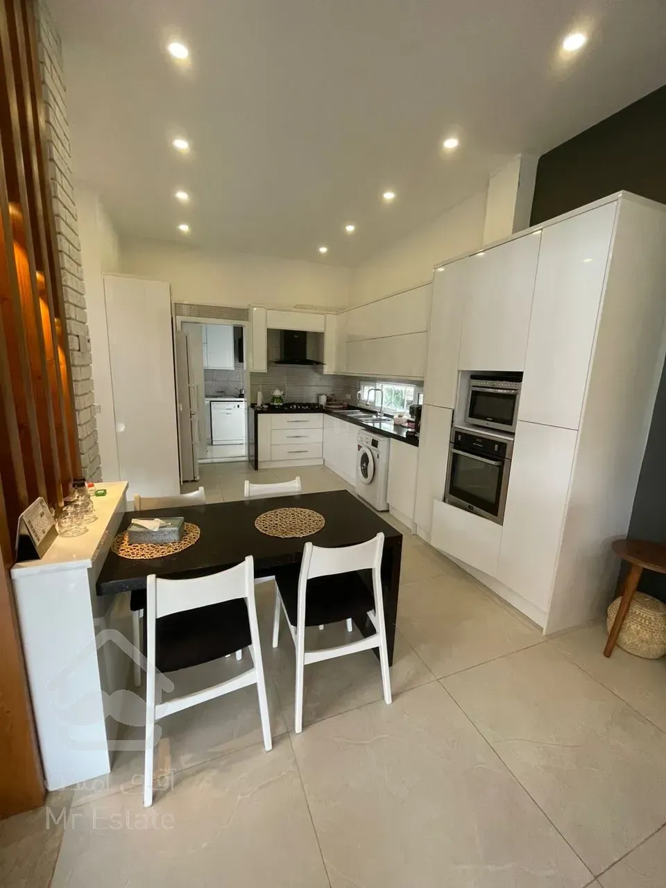 فروش ویلای ۴۲۶ متری شهرک ساحل قو