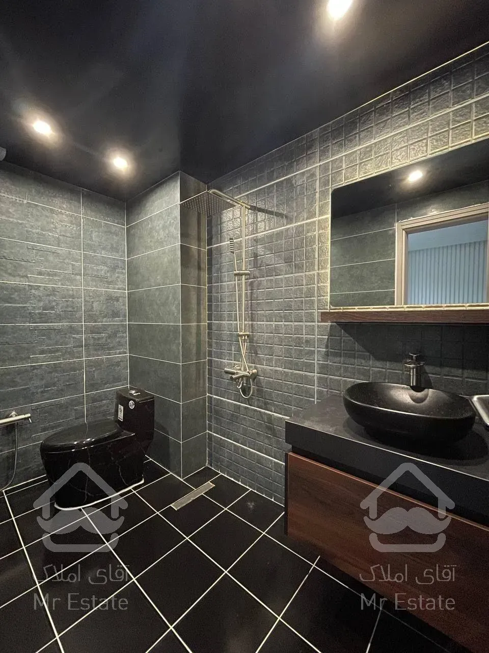 مدرن با استخر چهار فصل لاکچری