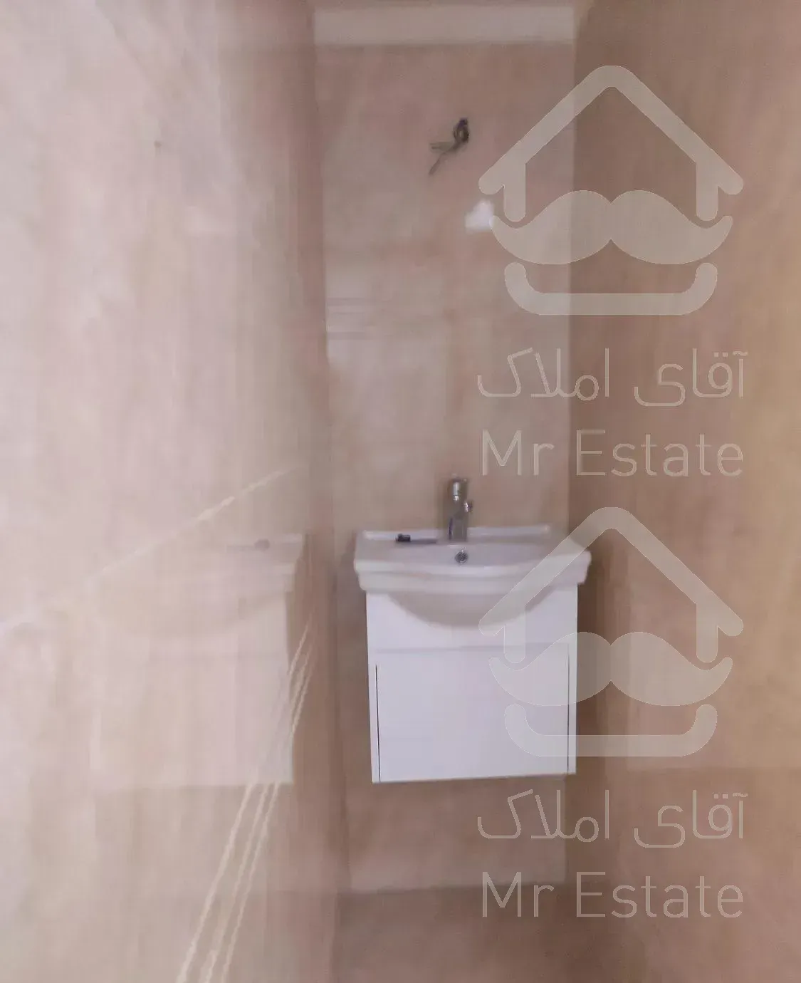 ۱۲۴متری ۳ خوابه غرق نور