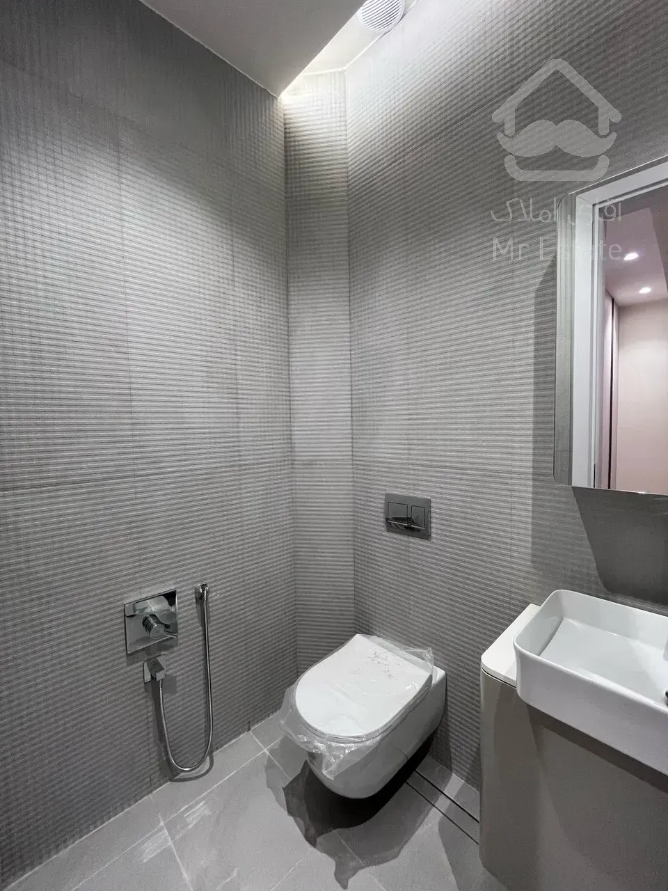 نیاوران ۲۳۰ متر ۳خواب