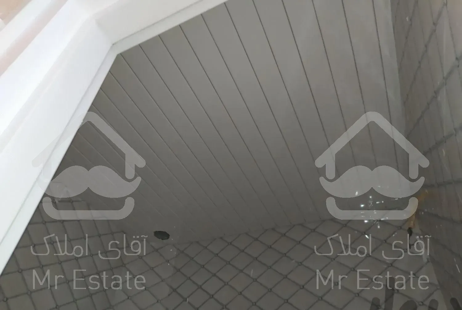 نصب انواع قرنیز. چوب ترمو و پی وی سی حتی بیرون شهر