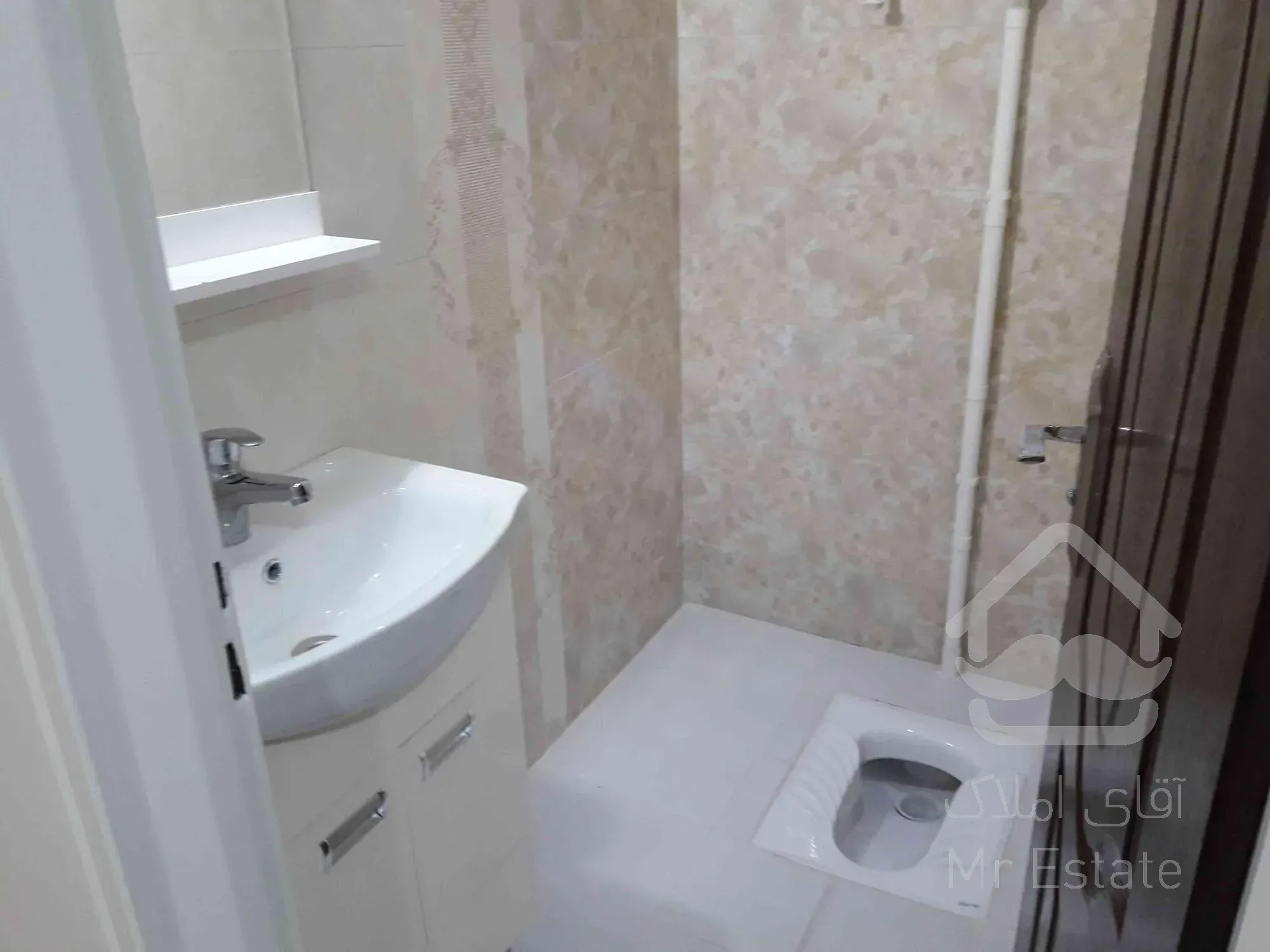 واحد ۶۰ متری مسکونی بسیار زیبا و لوکس با فول امکانات