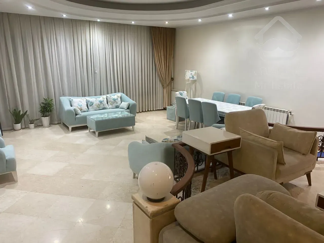 خرید وفروش اپارتمان ۲۲۰ متر ۴ خواب ونک شیراز شمالی