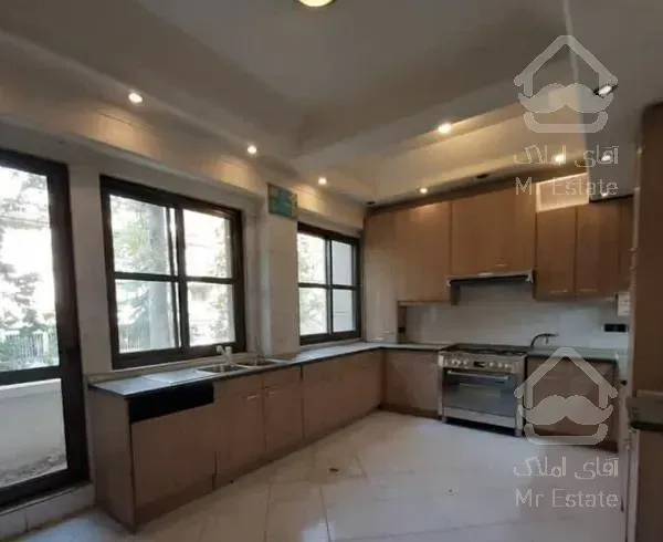 ۲۲۰ متر آپارتمان خوش نقشه