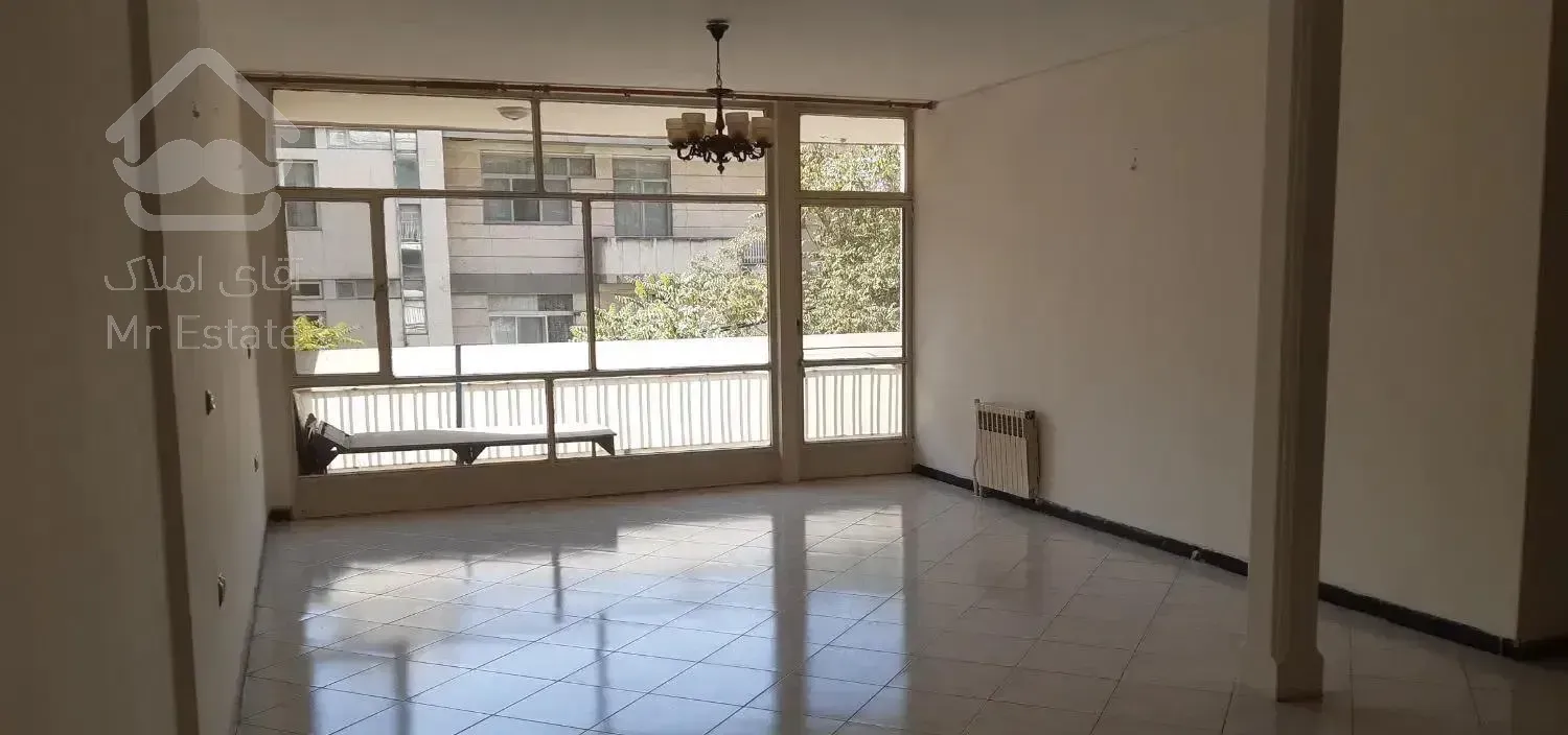 یوسف آباد 190 متر 3 خواب طبقه اول