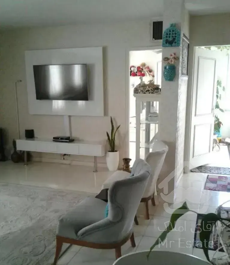 ۴۳متر/پارکینگ اختصاصی/طبقه سوم/صفا/زاهدگیلانی