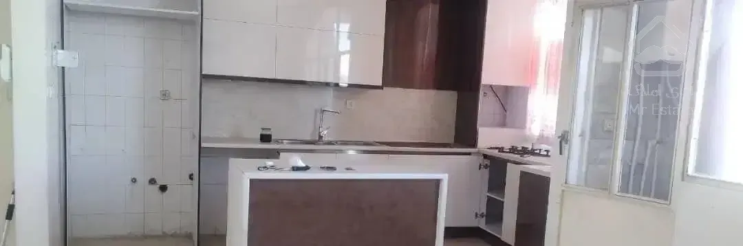 آپارتمان ۷۵ متری دو خواب پارکینگ انباری