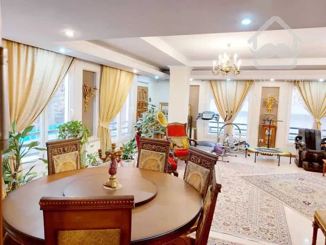 فروش224متر چهار خواب. دو پارکینگ. دو انباری. فول مشاعات. فرمانیه