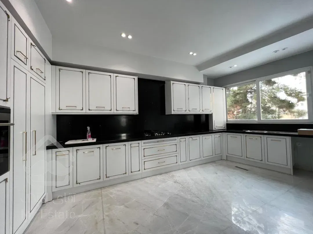 فروش اپارتمان 270 متری زعفرانیه