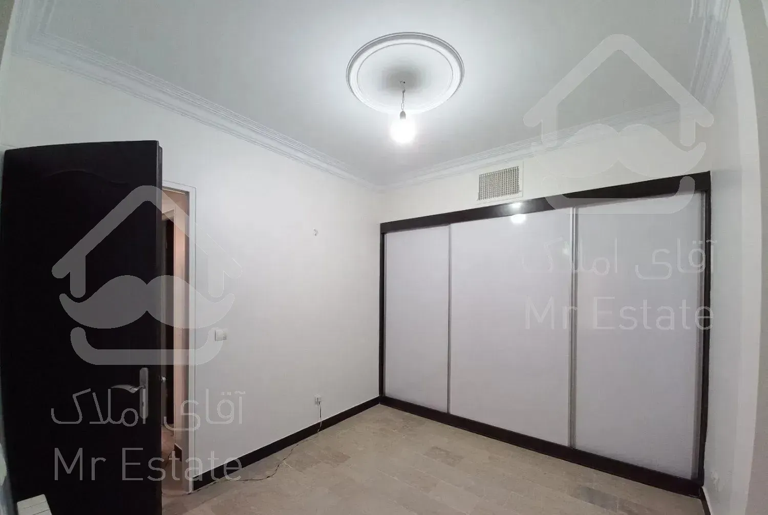 105مترحسین آباد ، شیان ، لویزان خیره کننده و بینقص