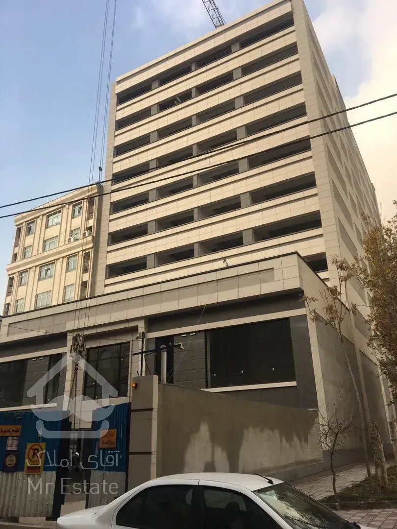 تجاری بر خیابان اصلی فردوس شرق