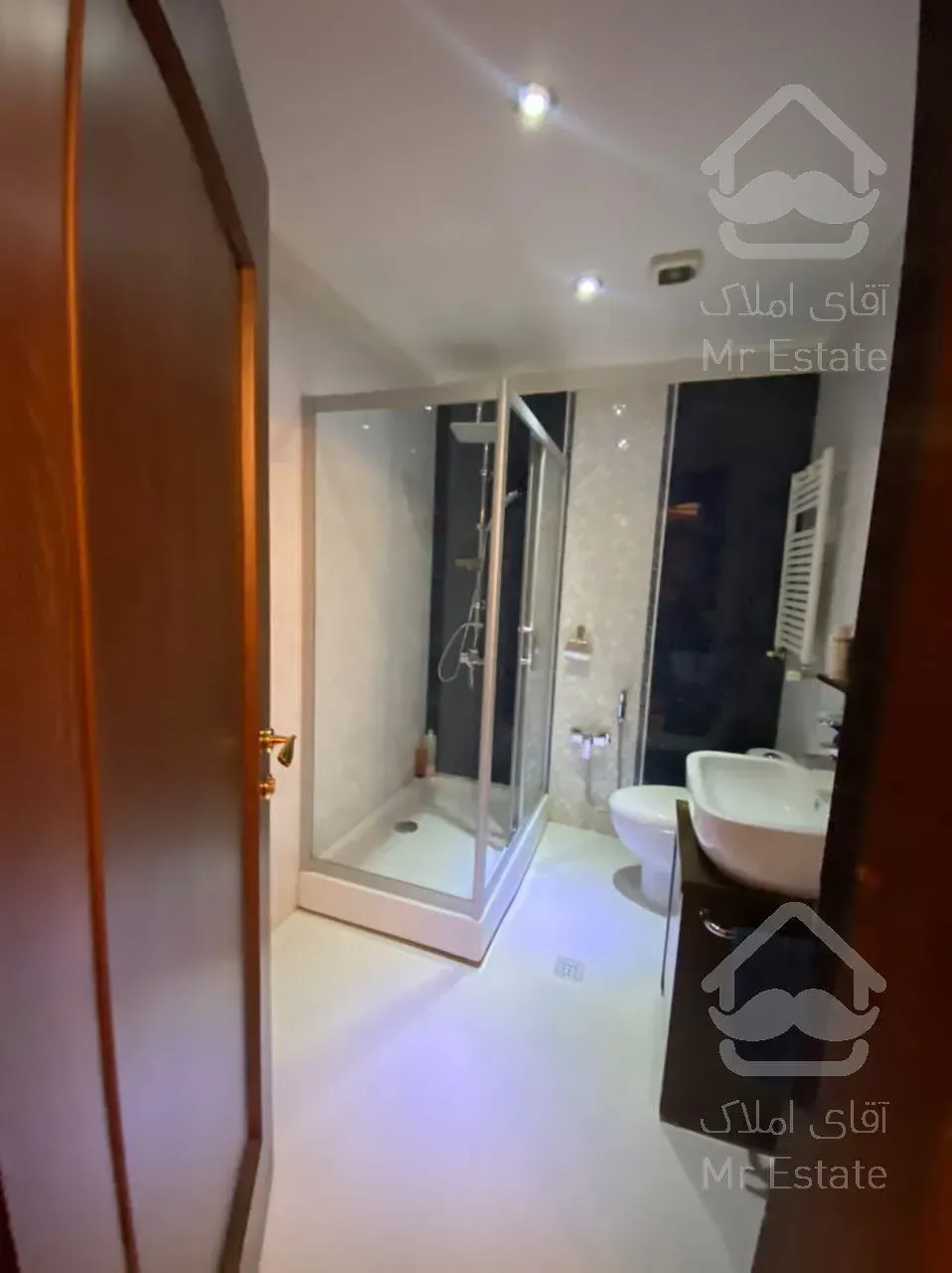 فروش آپارتمان فرشته 200  متر اکازيون