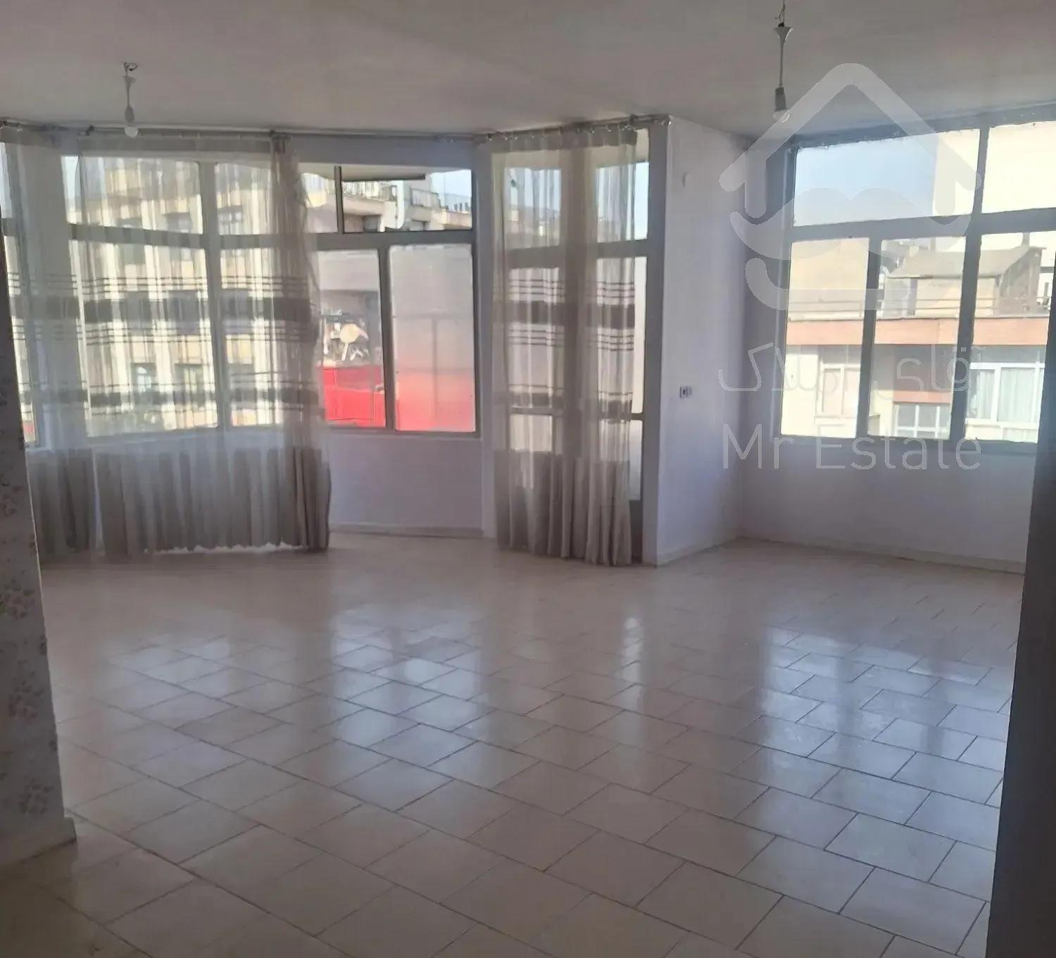 آپارتمان ۱۷۵ متری ۳ خوابه طبقه ۱