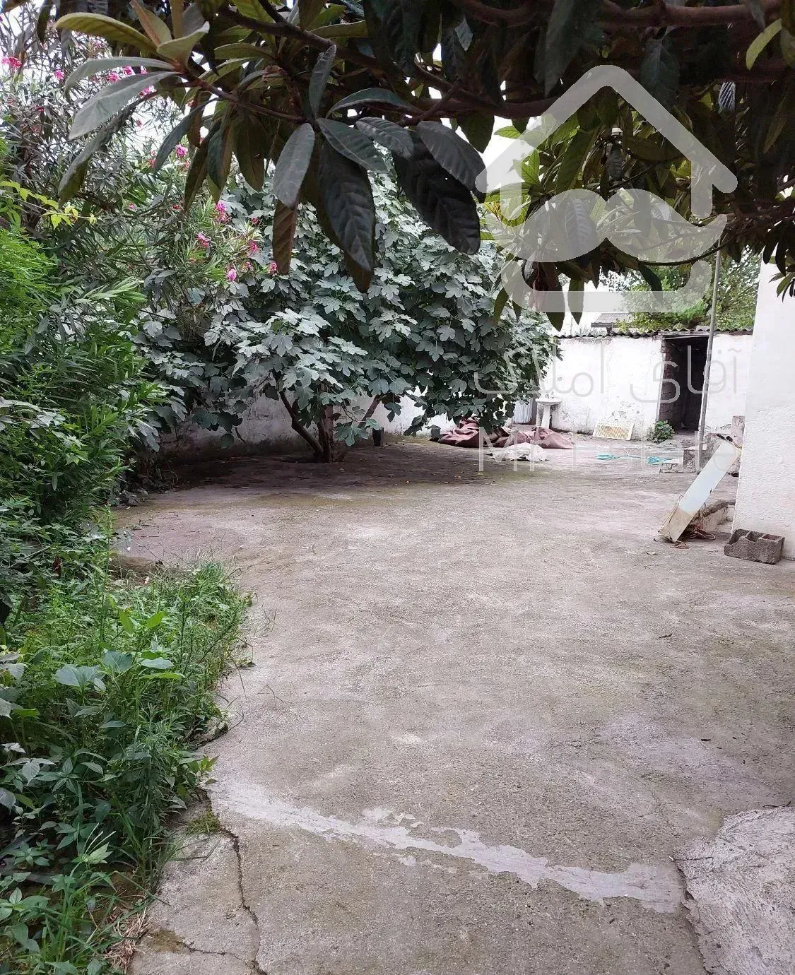 اجاره منزل حیاط دربست با300مترزمین و۱۲۰بنا