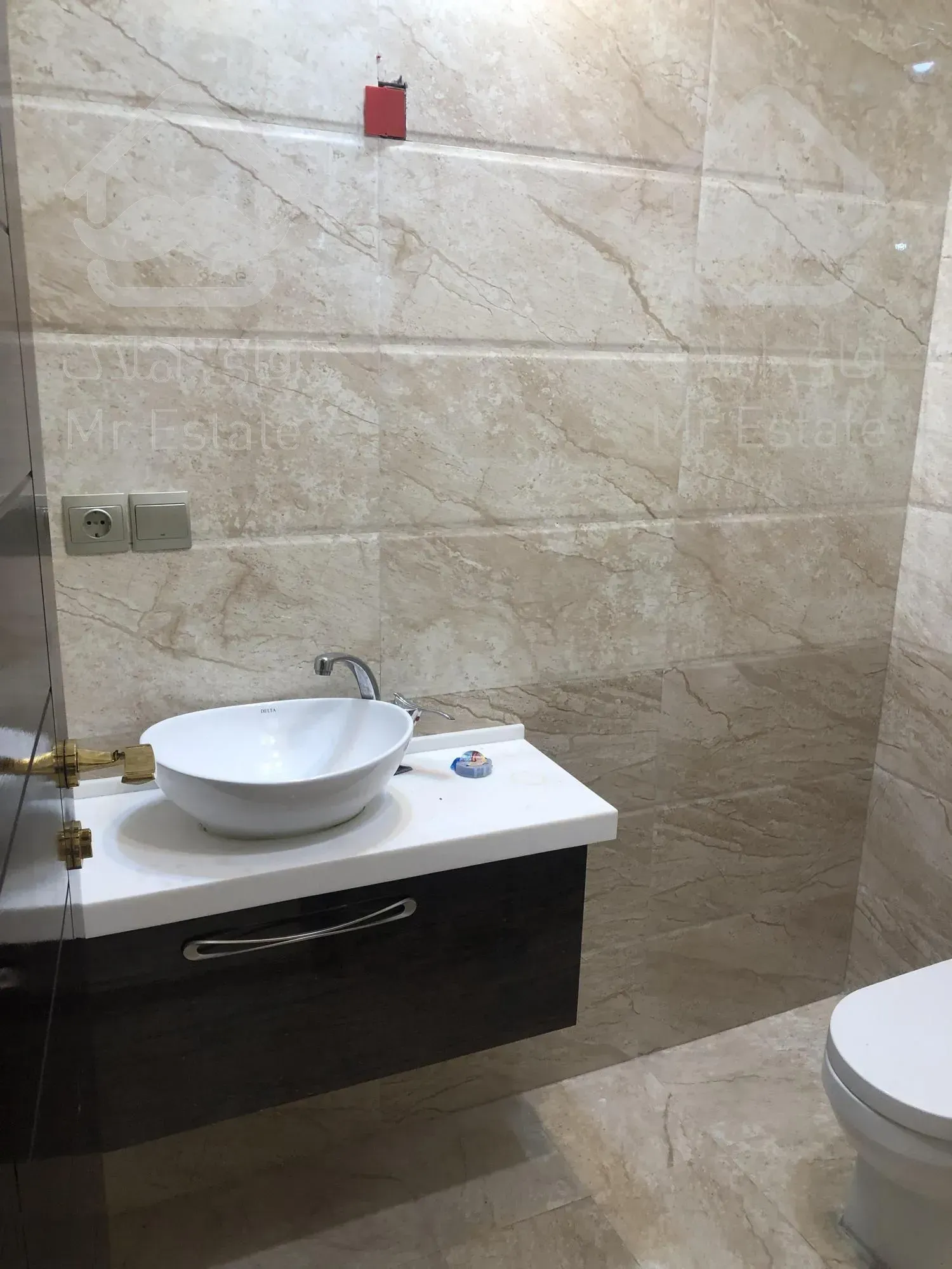 ساختمان مستغلات با موقعیت اداری