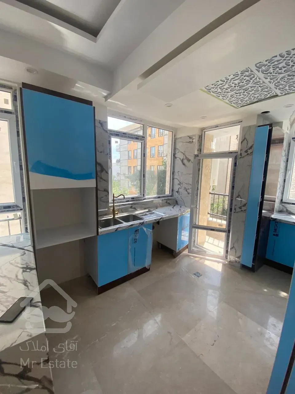 ۸۰متر۲خواب فول نور مستقیم تاپ لوکیشن