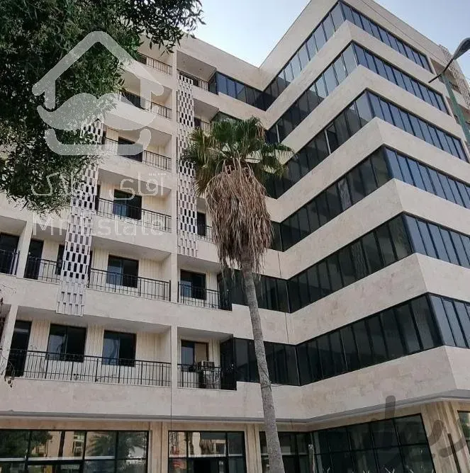 فروش واحد تجارى ساختمان پزشكان مركز شهر ١٦٥ متر