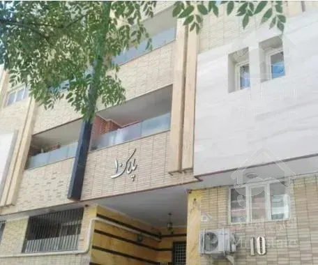 آپارتمان 120متری دهخدا رو به آفتاب شاهین شهر