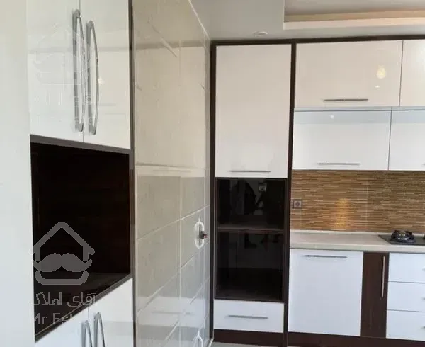 آپارتمان 111متری فول شهرک آپادانا طبقه 4