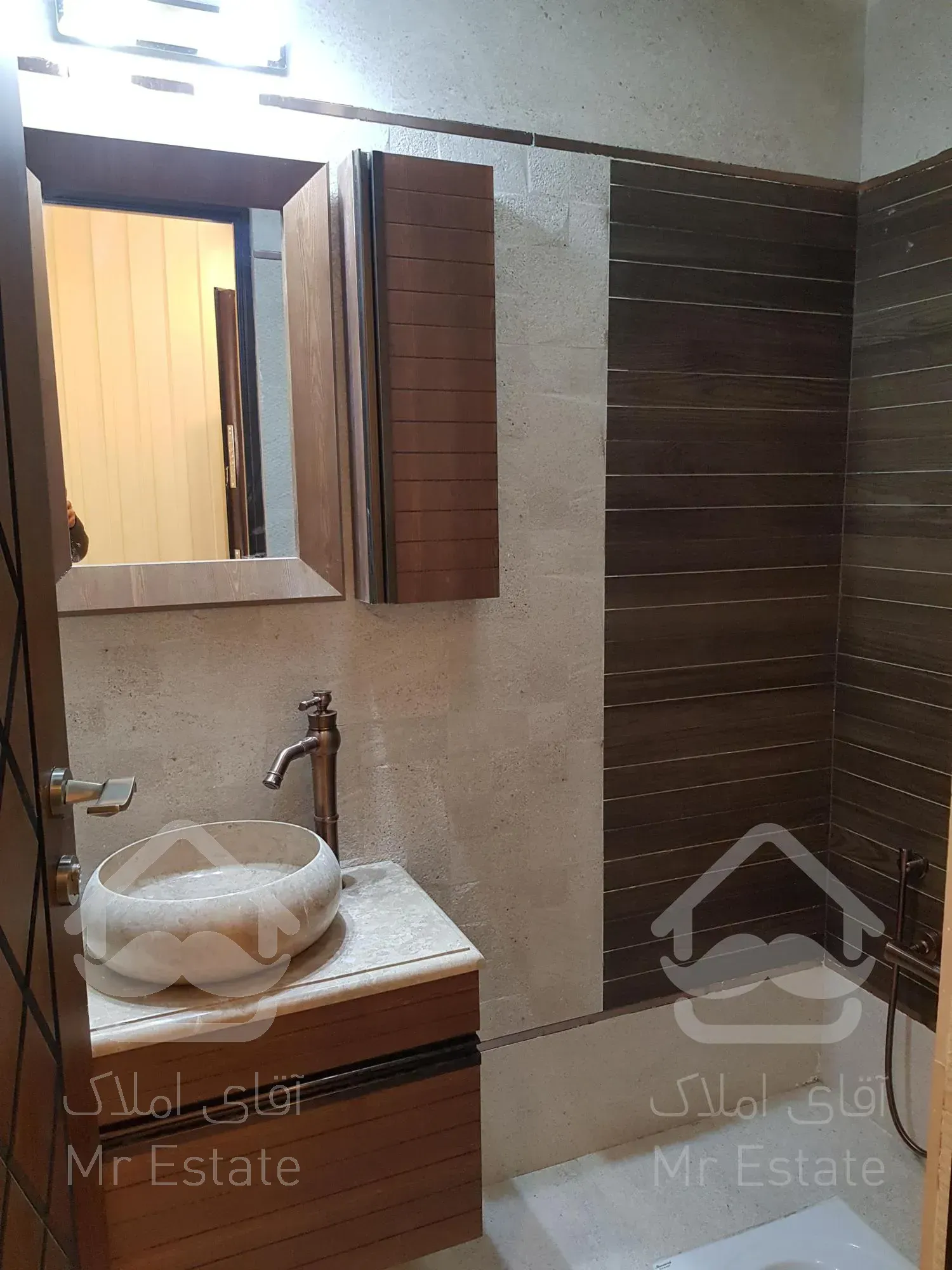 آپارتمان نوساز آلاله شرقی سالن پرده خور