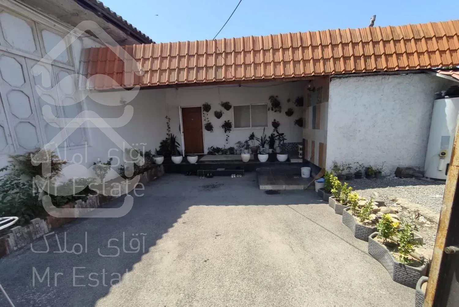 ویلا همکف 200متری/ حیاط دار/ بامدارک