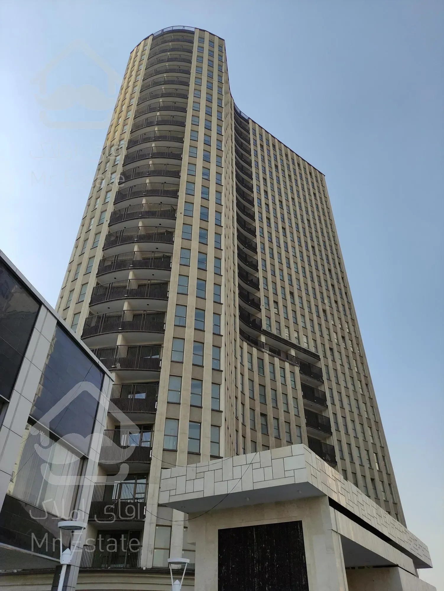 برج دو قلو پردیس/کلید نخورده/غرق در نور