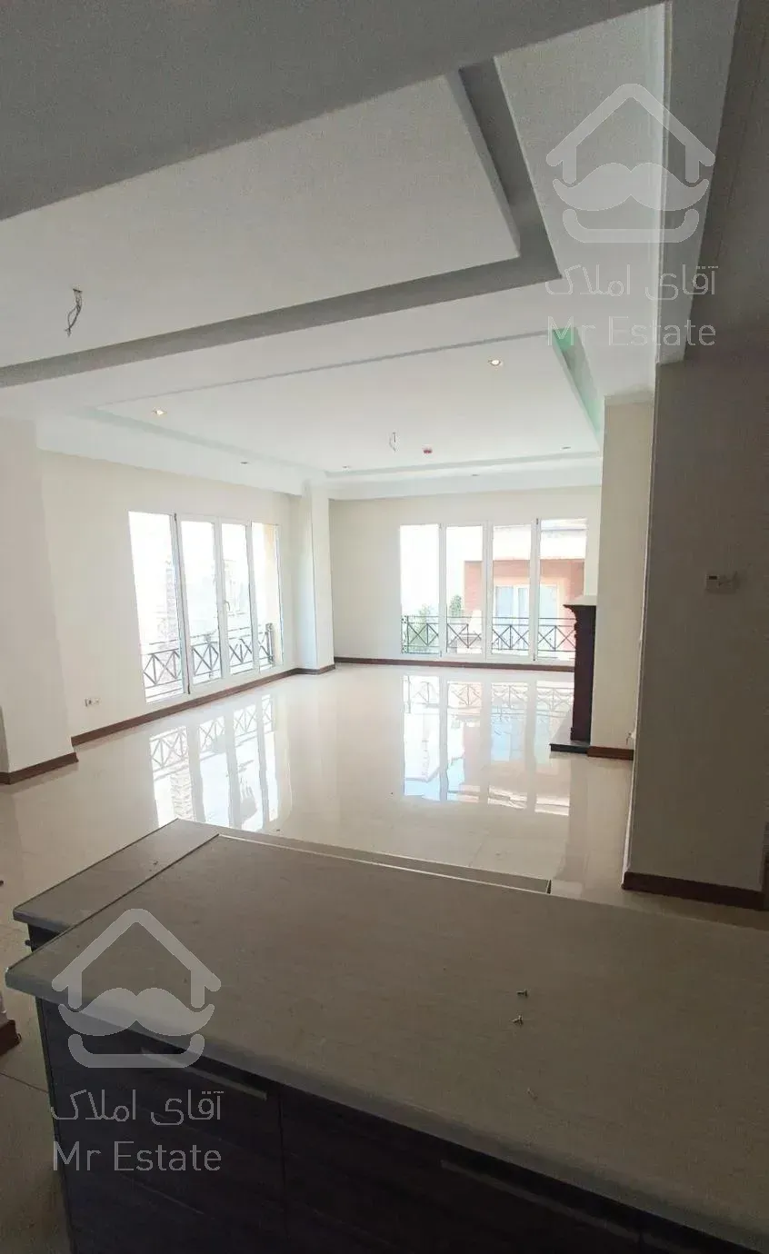 110متر گلچین شمالی .استخر