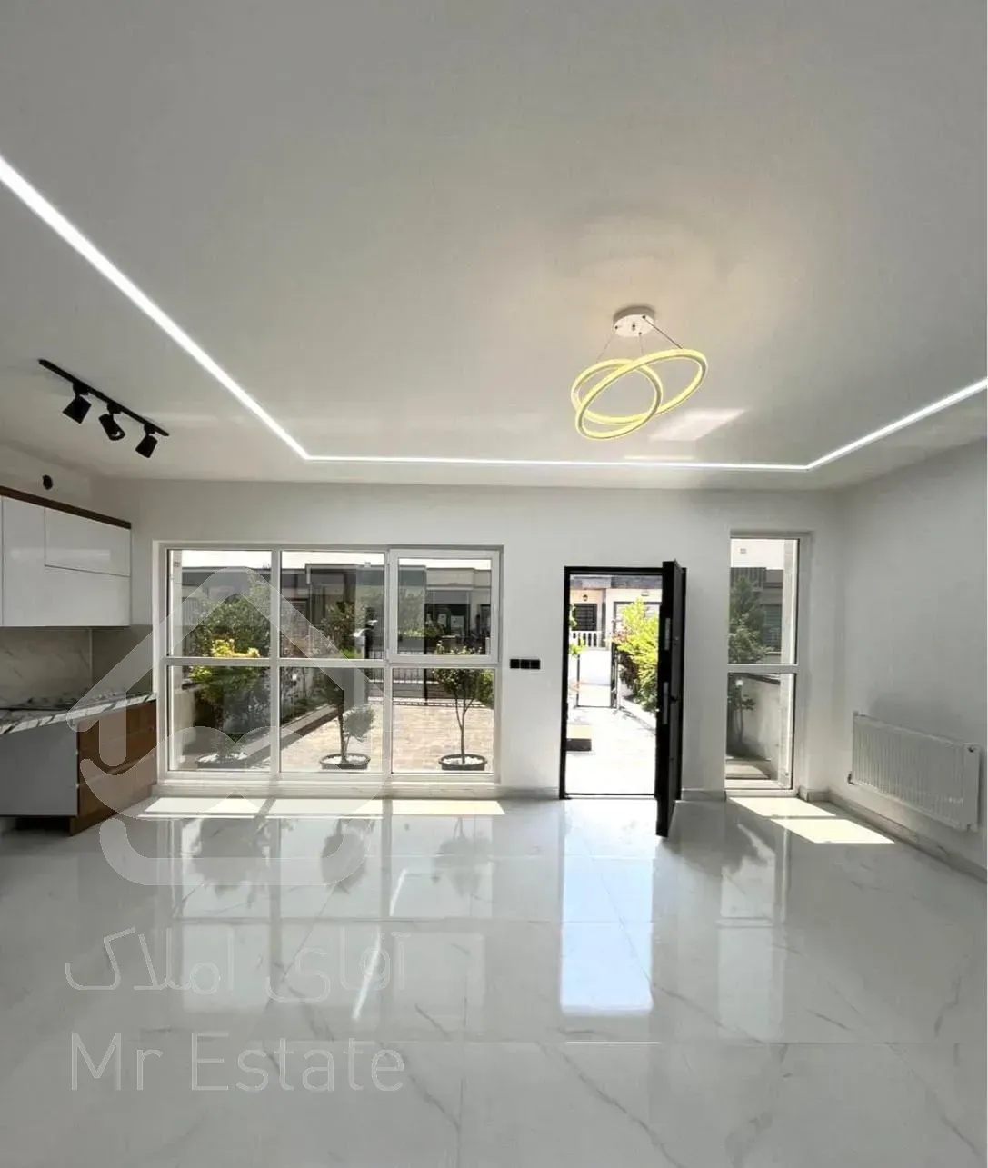 ویلافلت۲۳۰متری/حیاطبزرگ‌ودلباز/امنیت بالا/ارزنده